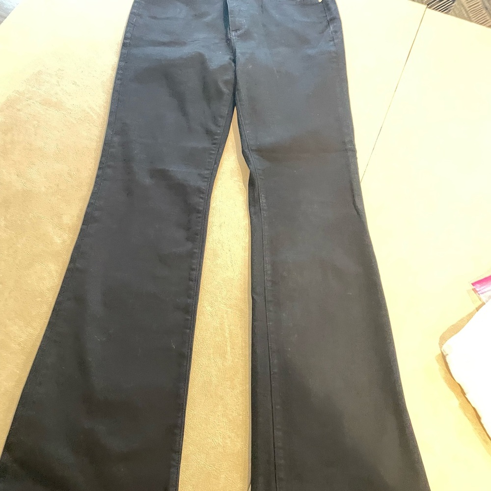 Ann Taylor Mid Rise Boot Jean. New With Tags. Size 8